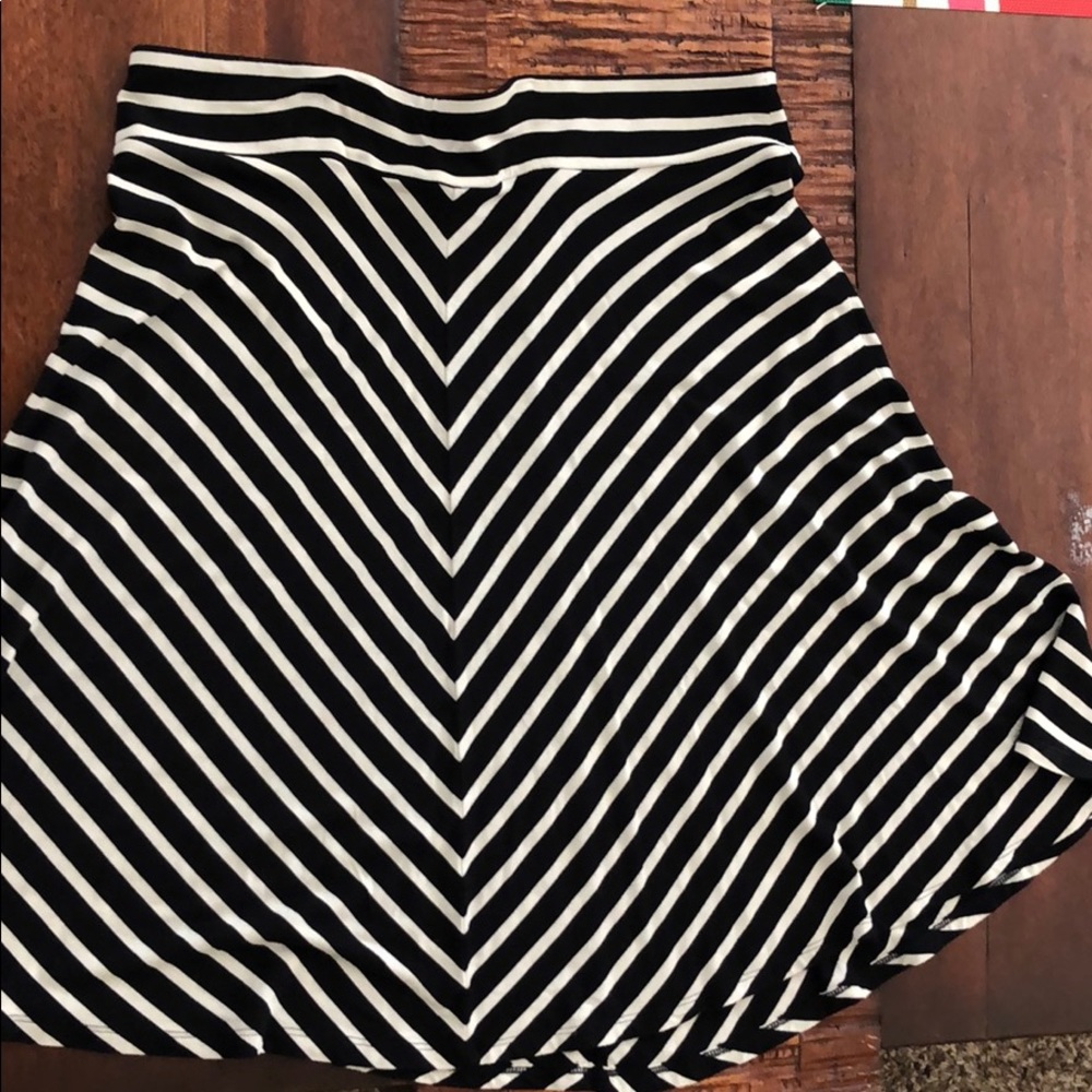 EUC loft size large midi skirt